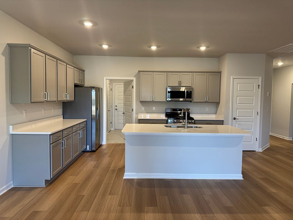 1st image of 6018 Gardner Maples Dr
