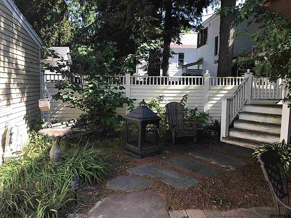 5th image of 21 Harrison Ave