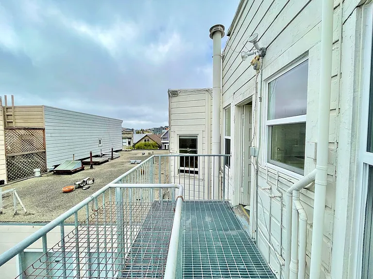 Charming! Duboce Top Floor 3br/1ba. Sunlight Galore! Progressive — Photo 12