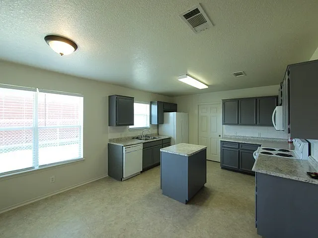 3812 Tiger Dr — Photo 7