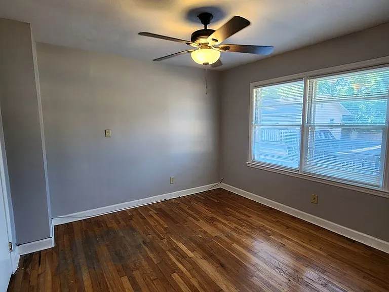 1213 McRee Dr — Photo 8