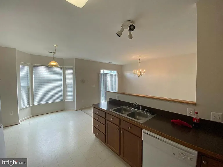 5215 Drakes Ct — Photo 5