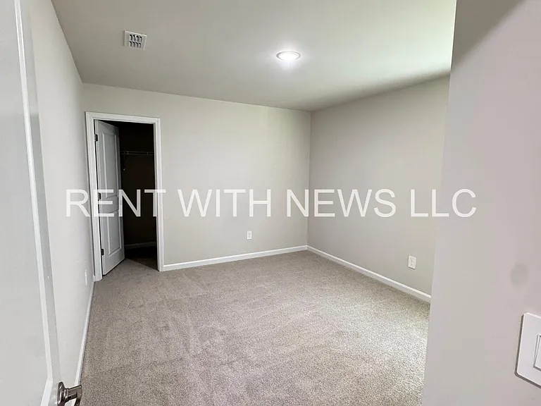 649 White Birch Ln — Photo 19