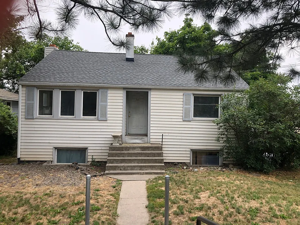 385 NW Irving St #UPPER