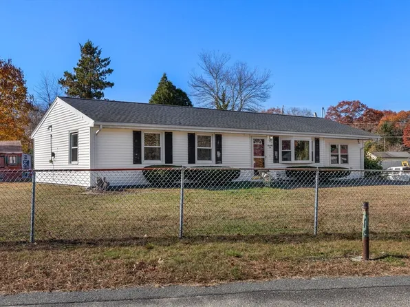 76 Forge Dr, Taunton, MA 02780