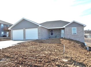 2126 Hampshire Dr, Jefferson City, MO 65109
