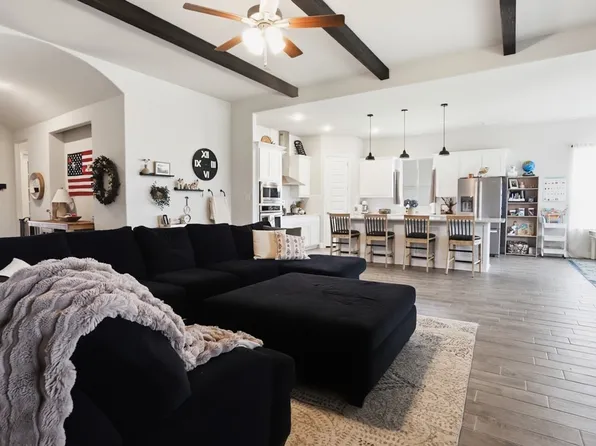 910 Park Vista Dr, Justin, TX 76247