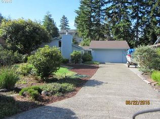 2222 E 11th St, Florence, OR 97439