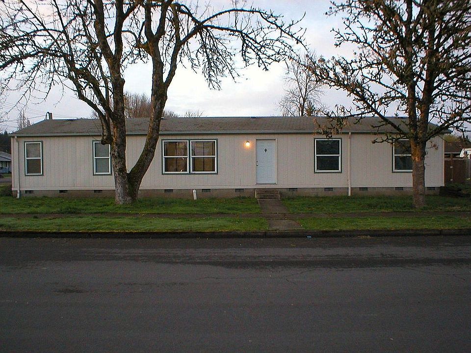 Front of house in Fall