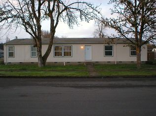 324 S 46th St, Springfield, OR 97478