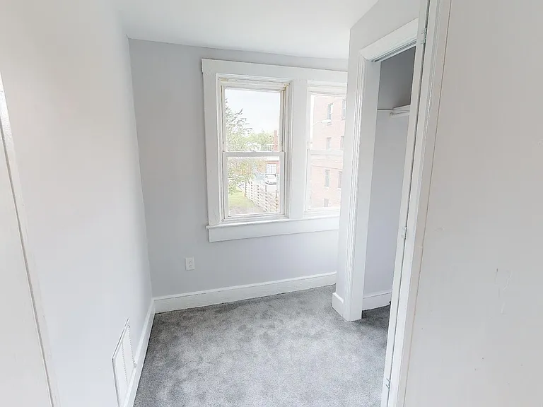 237 15th St SE — Photo 21