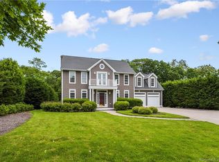 33 Fallon Rd, Pawcatuck, CT 06379