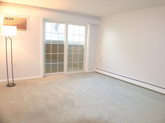 4th image of 1702 White Cedar Boulevard