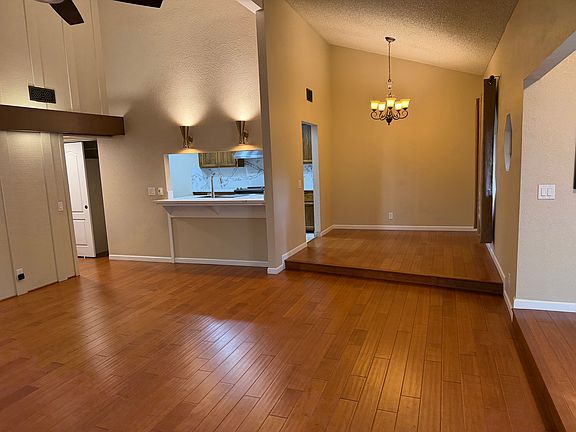 2nd image of 5212 Primrose Dr