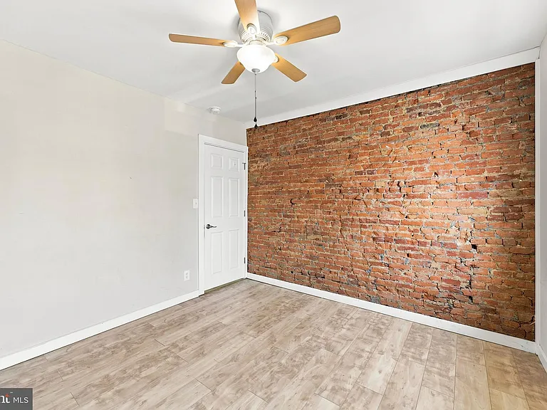 2307 N Mascher St — Photo 13