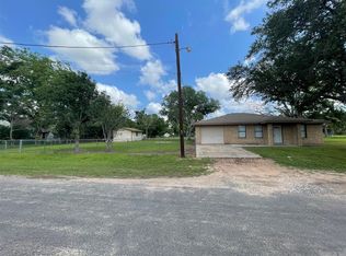 317 E 3rd St, Yorktown, TX 78164