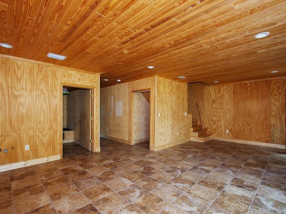 3rd image of 15155 95th St
