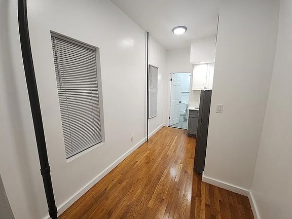 4th image of 534 W 50th St APT 1A