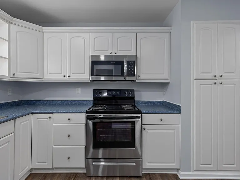 5702 Three Oaks Dr — Photo 5