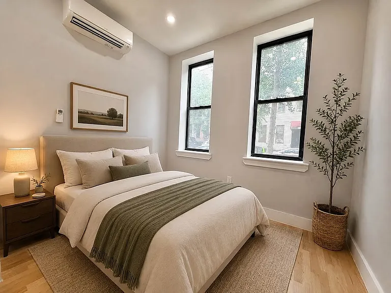 1118 Willoughby Ave #1L — Photo 3
