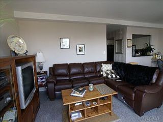5th image of 100 West Broadway