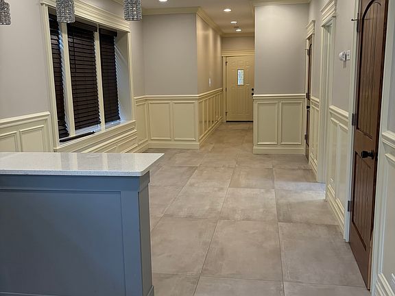 4th image of 952 N Springfield Ave #1