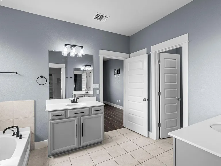 525 Compania Cv — Photo 17