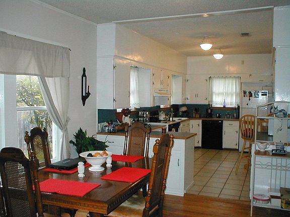 Dining To Kitchen