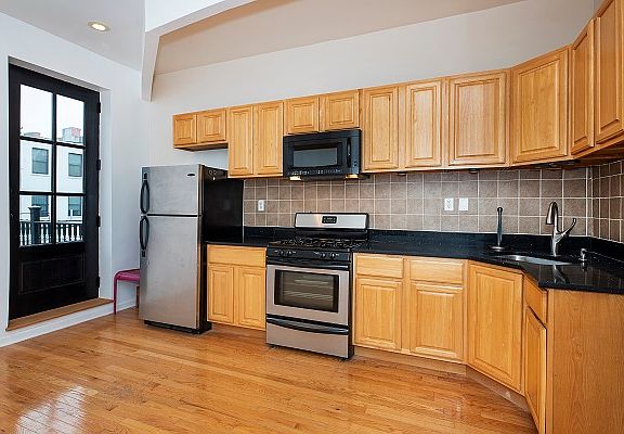 2nd image of 265 W 138th St APT 2