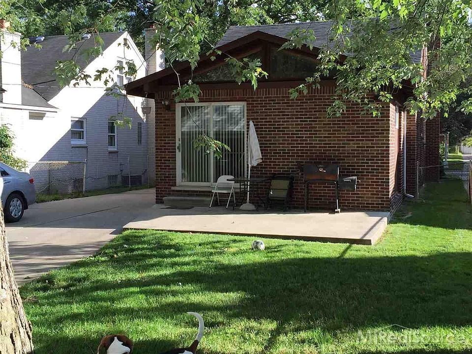2nd image of 20613 Woodmont St