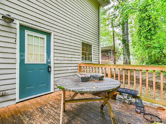 5th image of 56 Greenwood Cir