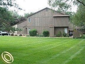 3rd image of 120 Woodstone Dr #1