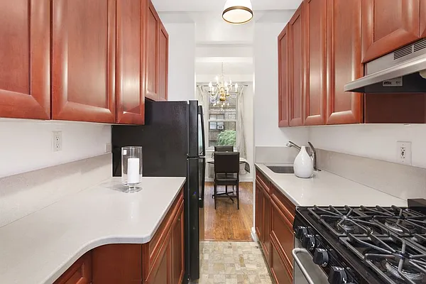 Sold by Triplemint | media 14