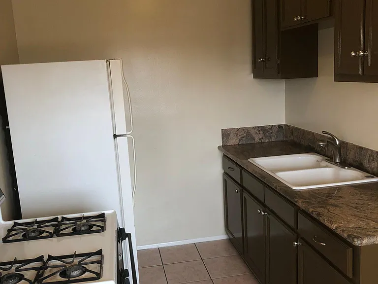 5506 W Adams Blvd #7 — Photo 3
