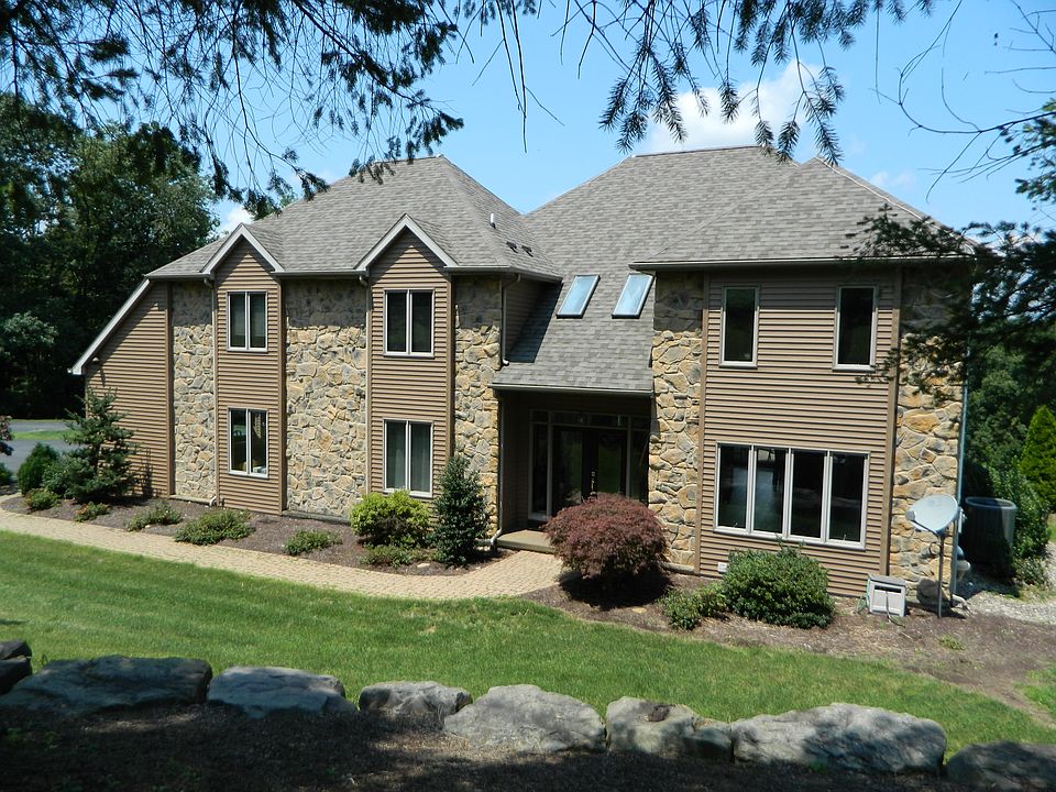 1st image of 128 Gentry Ln