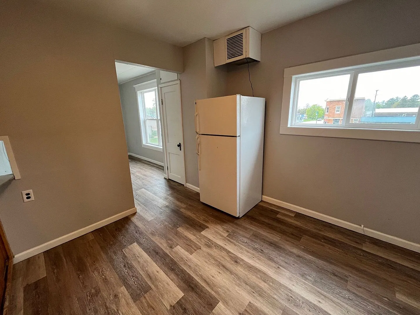 112 E Garfield Ave — Photo 3