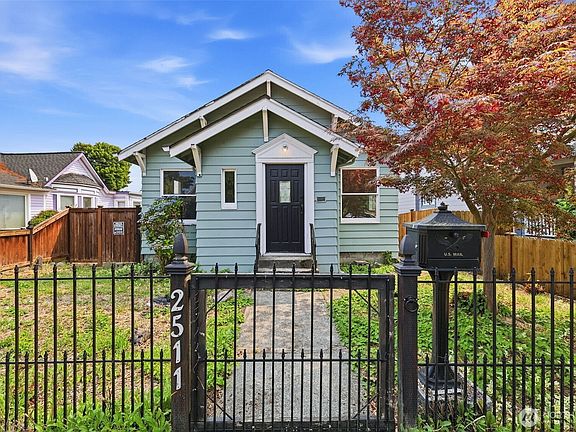 2nd image of 2511 Maple Street