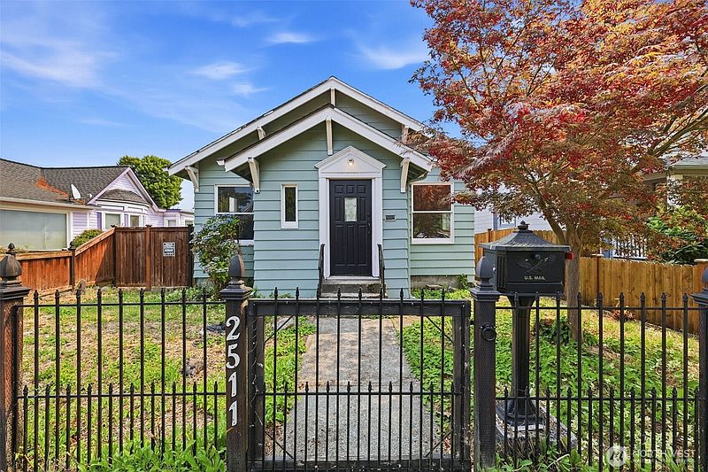 2nd image of 2511 Maple Street
