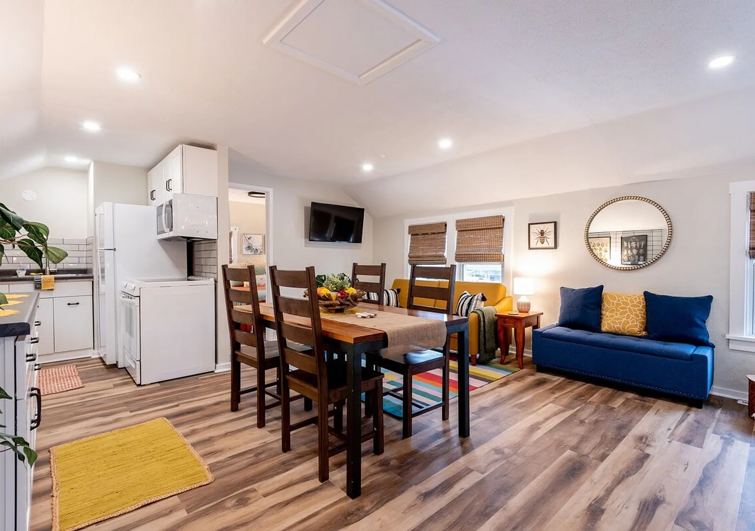 Downtown Lake Geneva Entire Building with Private Backyard Available for Monthly & Mid-Term Rentals — Photo 1