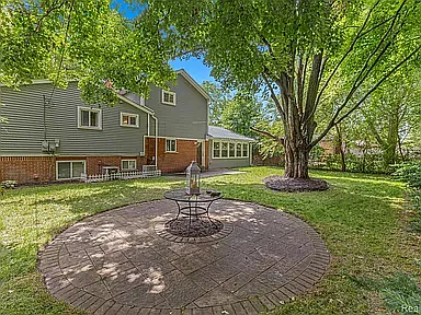 520 Byron St — Photo 43