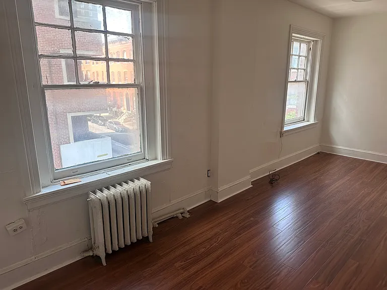 24 E Eager St #2R — Photo 3