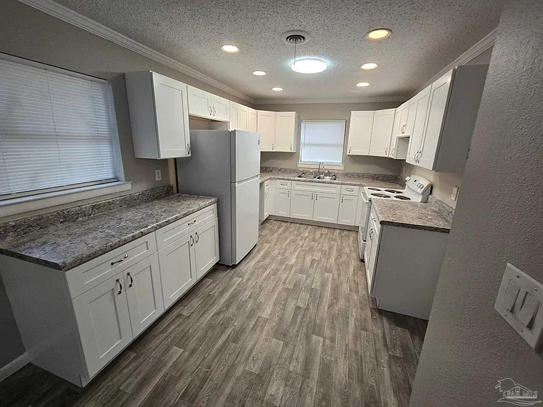 5733 Orange St — Photo 32