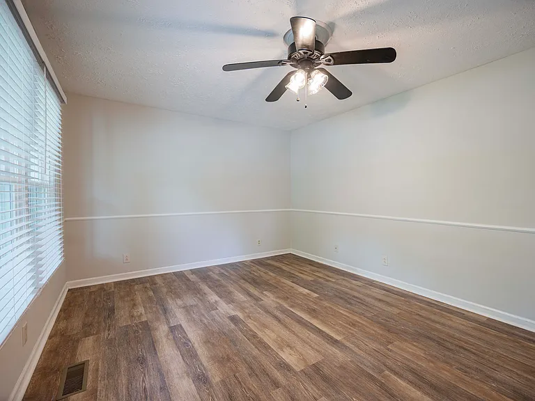 2594 Exeter Dr — Photo 5