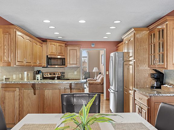 5th image of 605 Moon Valley Road