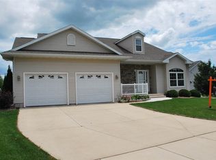 212 N 11th Ave, Monroe, WI 53566