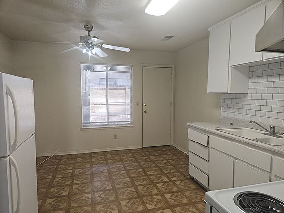 3rd image of 4321 N Emerson Ave #102