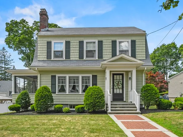 4 Keene St, Stoneham, MA 02180