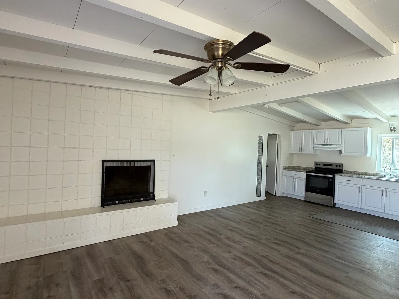 2 bed, 1200 sqft, $2,895 — Photo 1