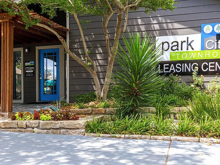 Park City Townhomes in Arlington, TX