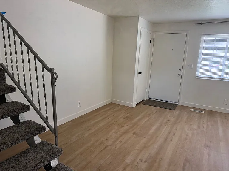 81 W 300 N #TOWNHOUSE — Photo 13